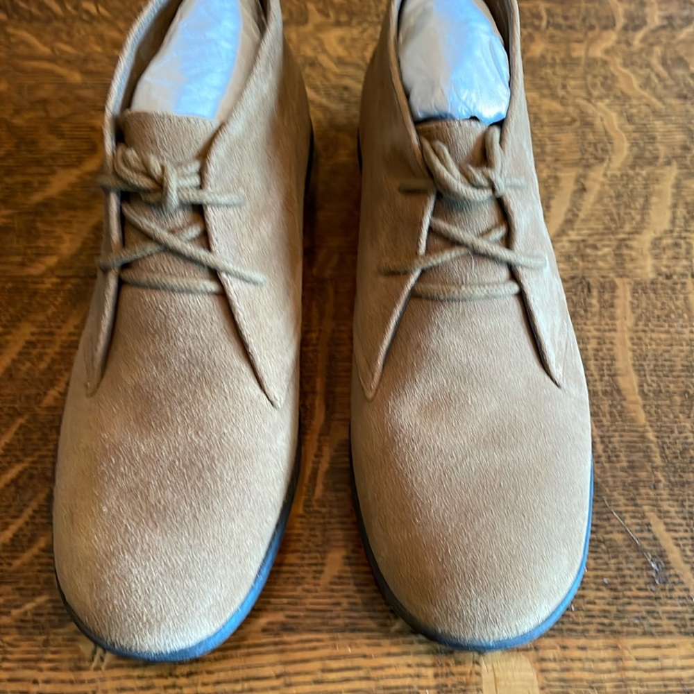 NWOT Aerosoles tan suede booties. Size 8.